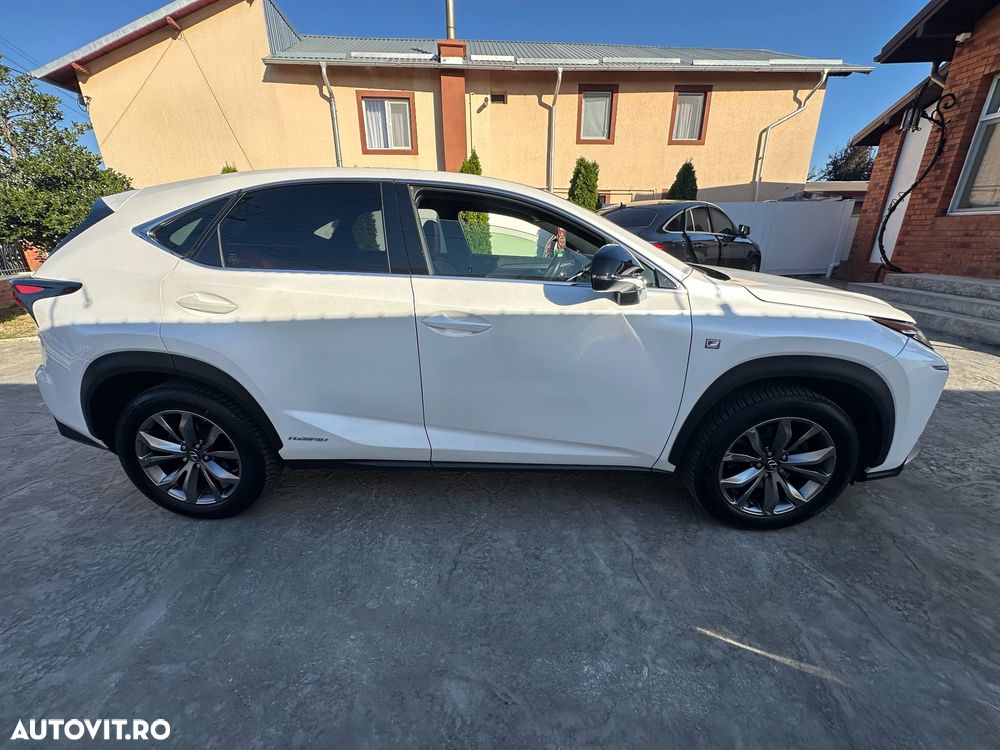 Lexus Seria NX 300h F Sport - 3