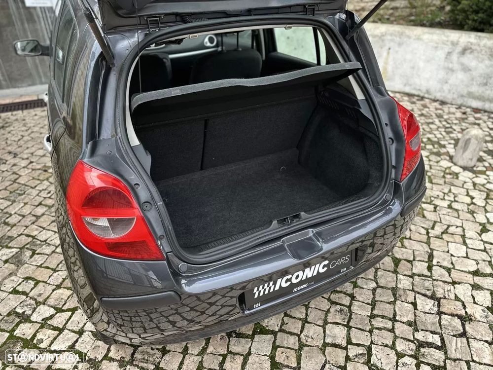 Renault Clio 1.2 16V Confort Authentique - 5