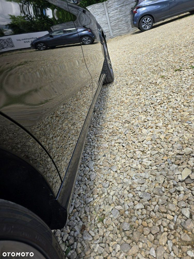 Mercedes-Benz CLA - 32