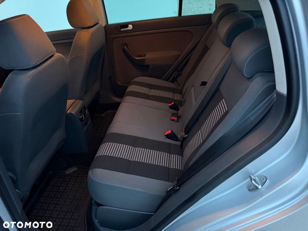 Volkswagen Golf Plus - 27
