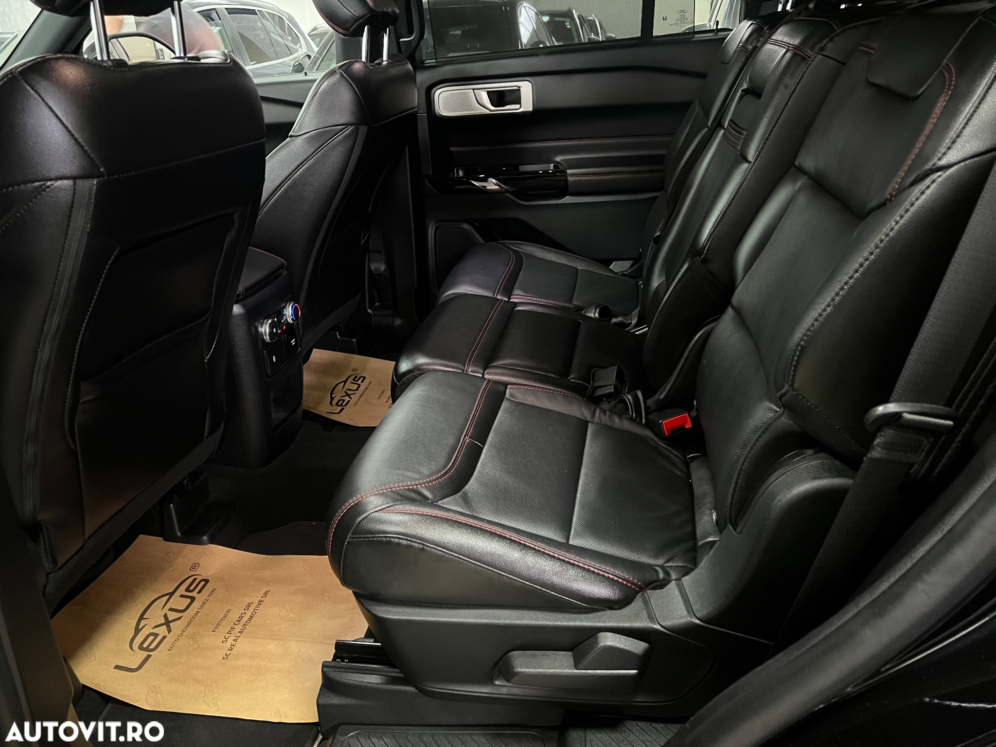 Ford Explorer 3.0 PHEV ST-Line - 24