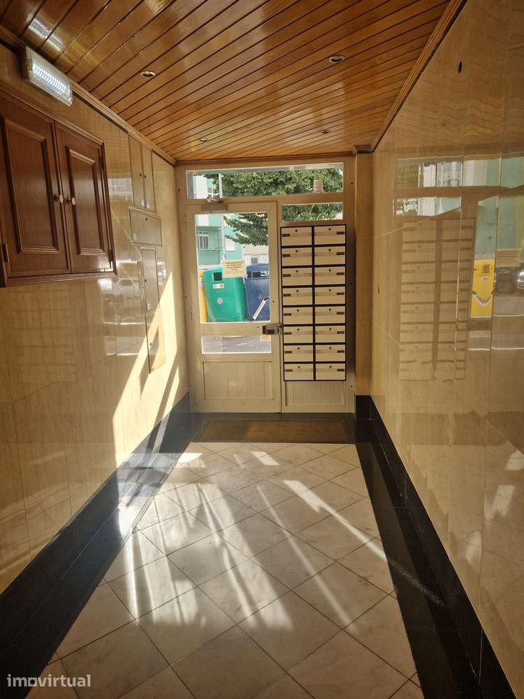 Apartamento T2 à venda na Praça Helena Vaz da Silva, 7 - Grande imagem: 4/15