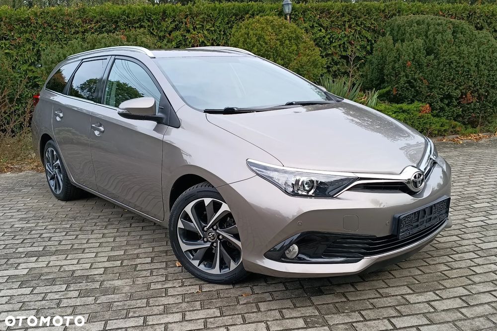 Toyota Auris 2016 photo 3