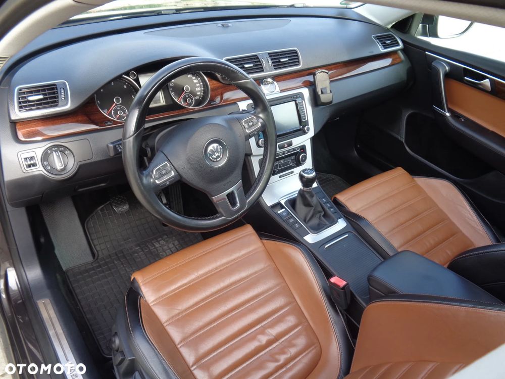 Volkswagen Passat 2.0 TDI DPF Highline - 6