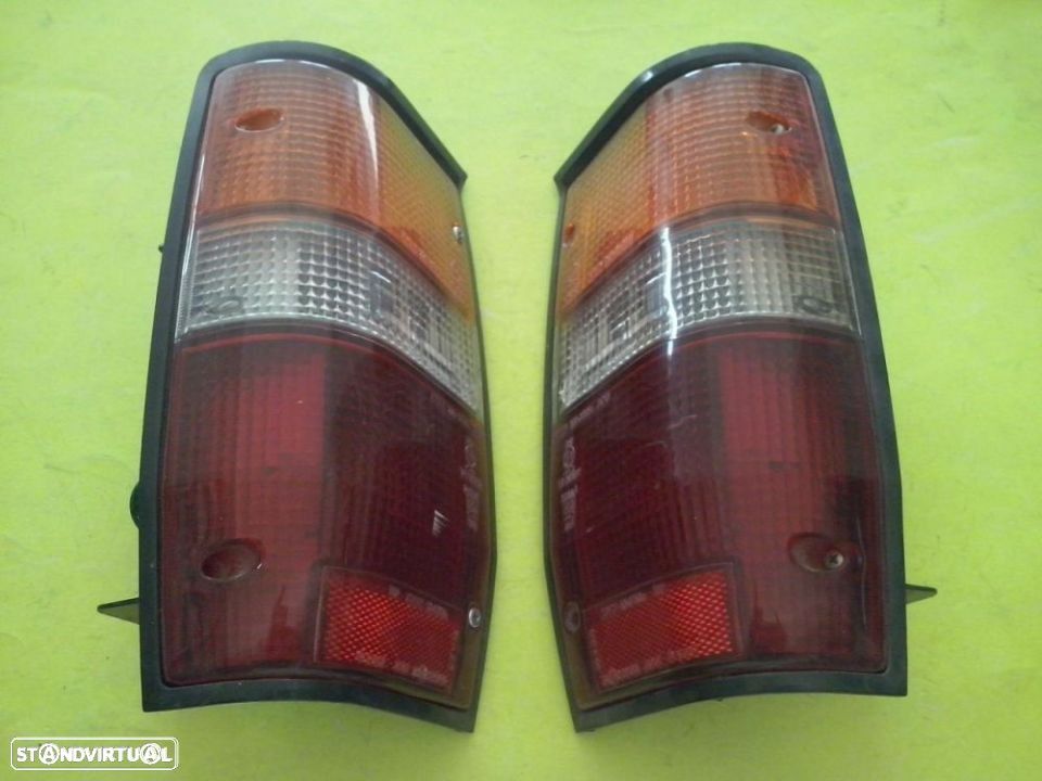 Par Farolins de trás Mitsubishi L200 K14 K34 Usados - 1