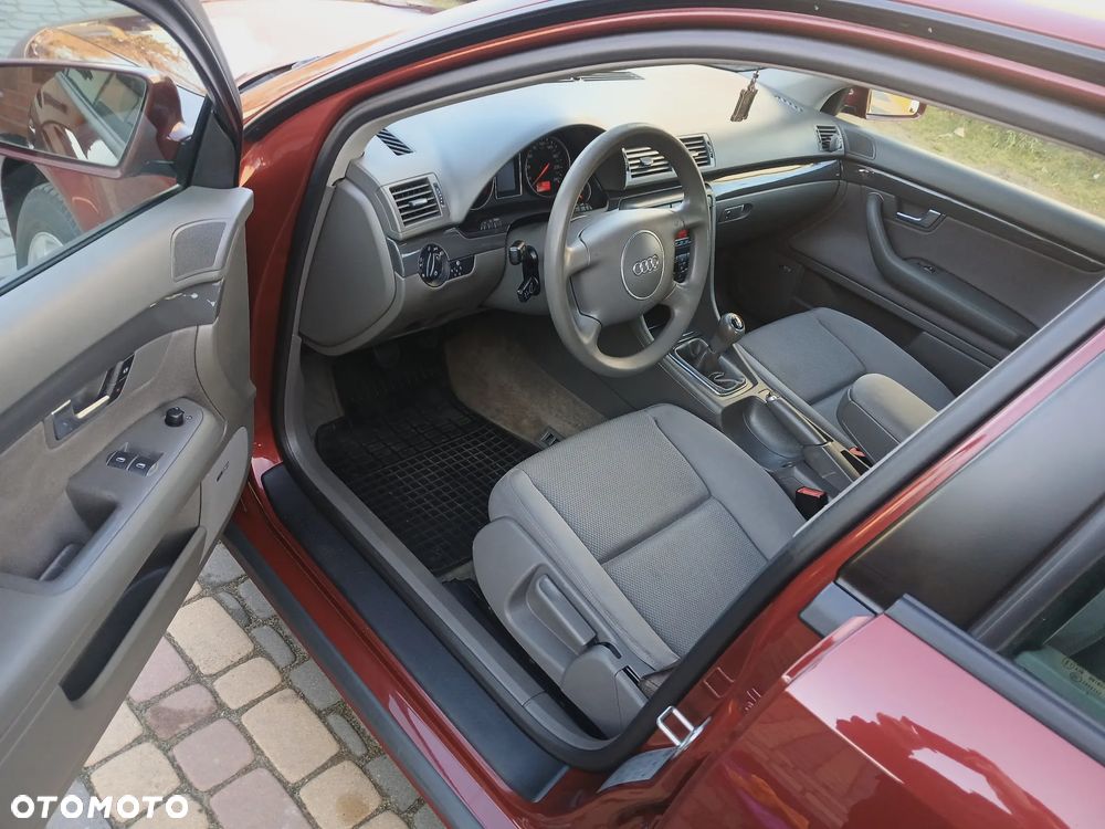 Audi A4 Limousine 2 - 24