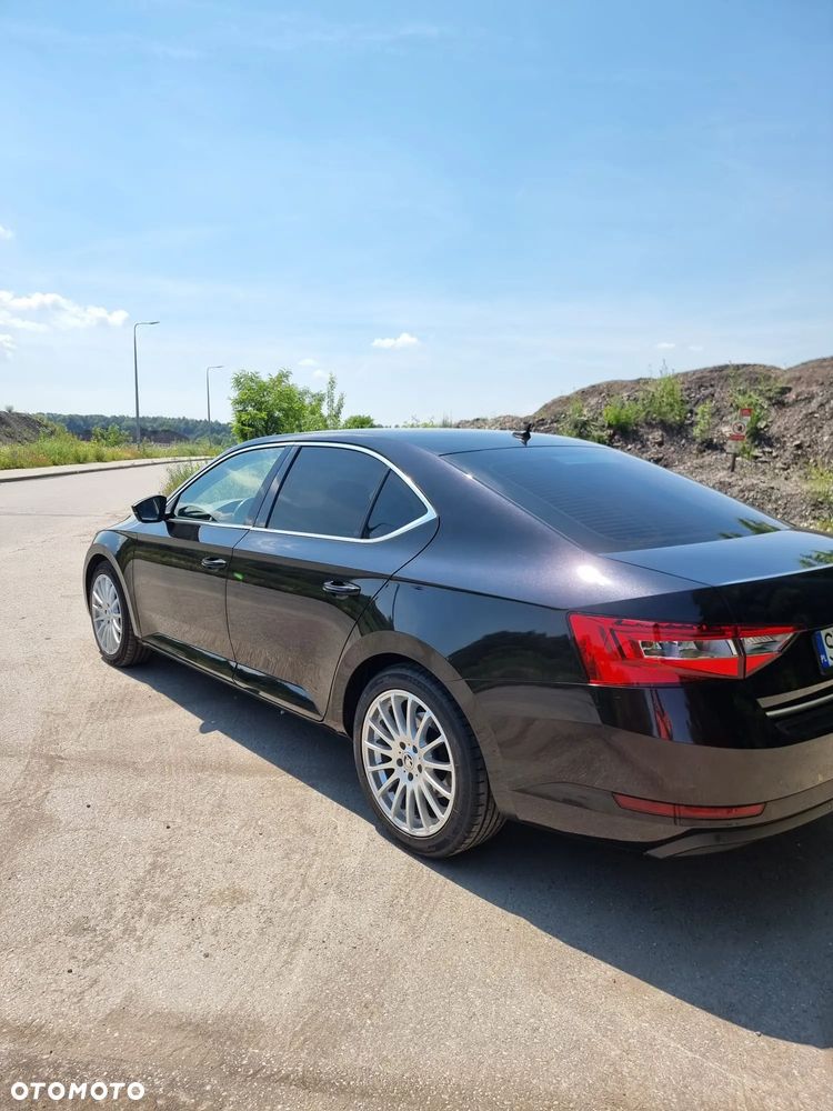 Skoda Superb 2.0 TDI Ambition DSG - 5