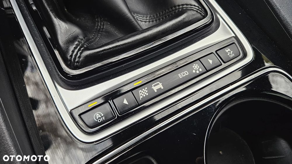 Jaguar F-Pace 2.0 i4D RWD Pure - 29