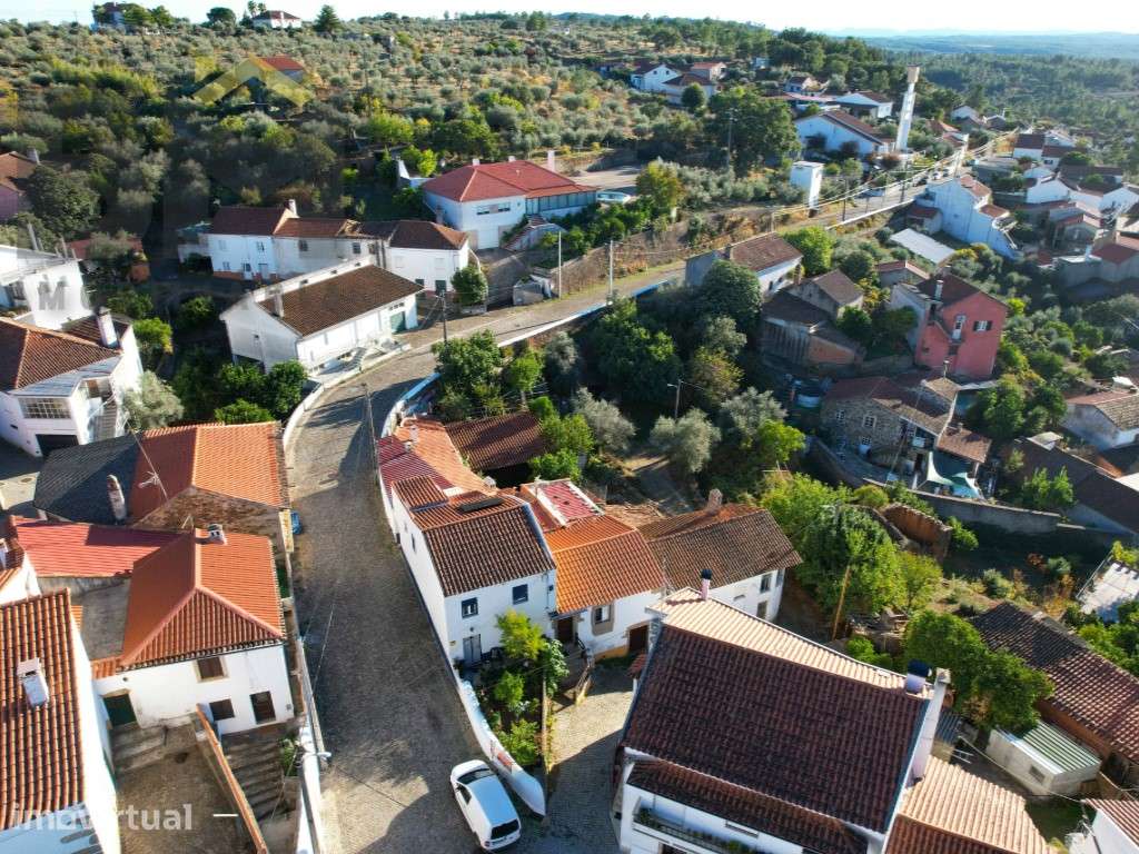 Moradia T2 renovada a 15 km de Castelo Branco - Pronta a Habitar - Grande imagem: 2/25