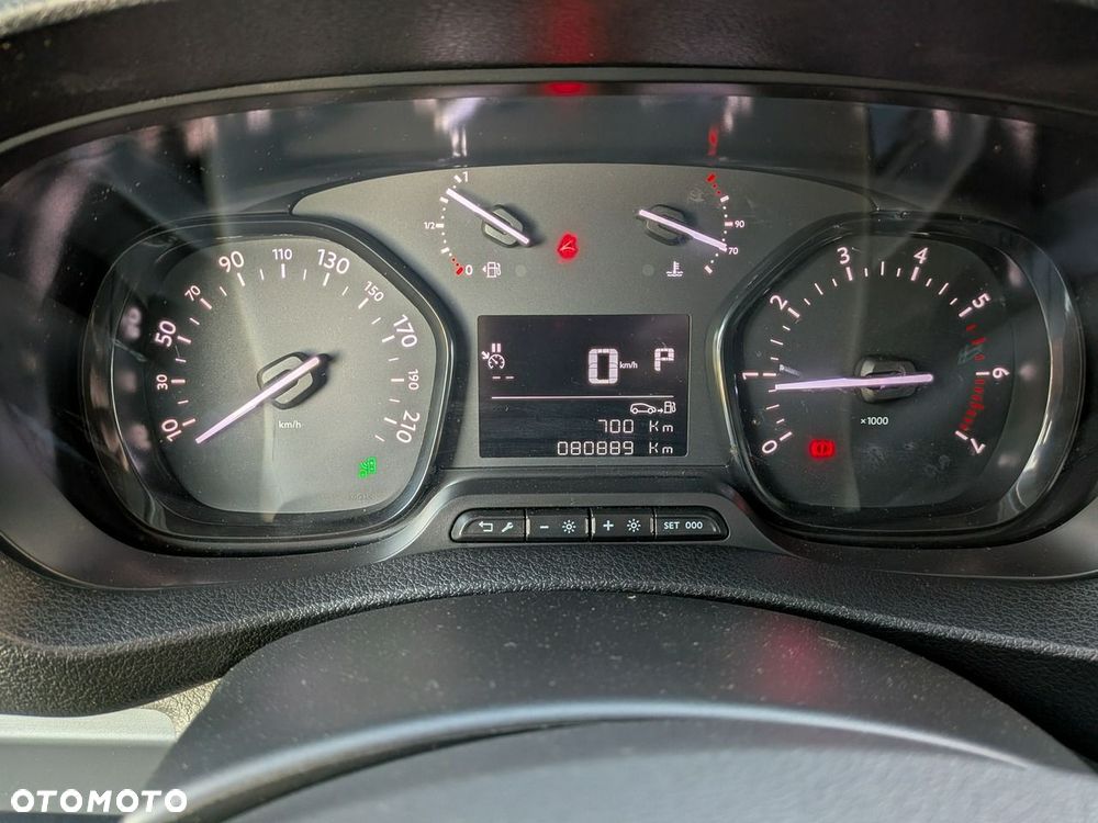 Opel Vivaro - 17