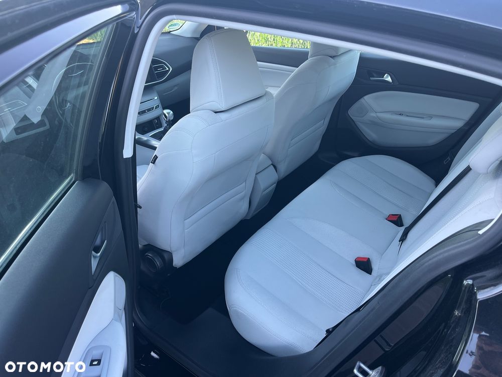 Peugeot 308 1.6 THP Active - 8