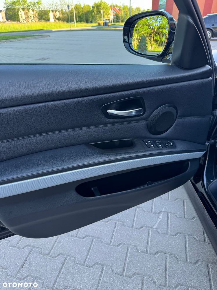 BMW Seria 3 318i Edition Sport - 15
