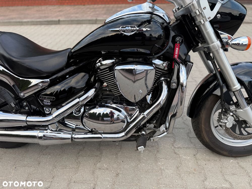Suzuki Intruder - 8