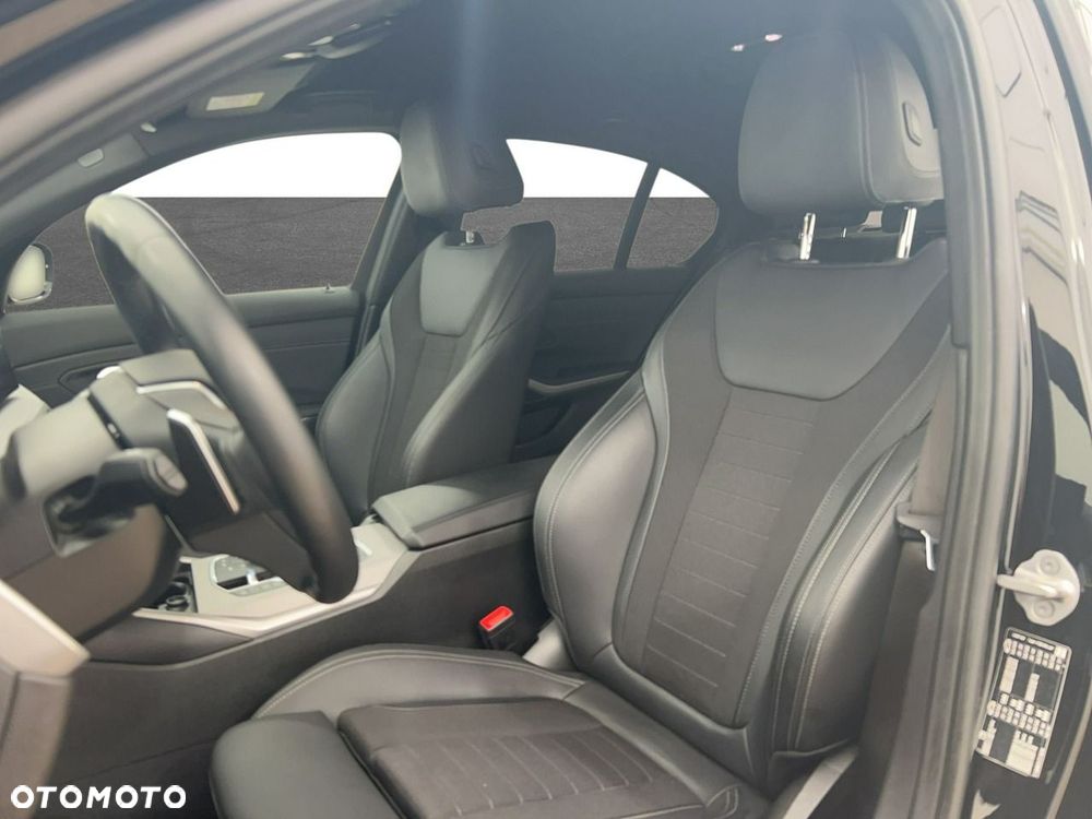 BMW Seria 3 318i - 10