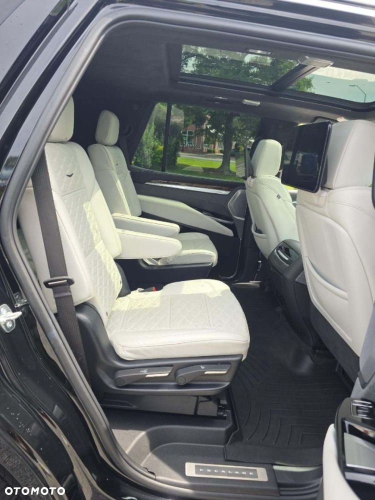 Cadillac Escalade - 13