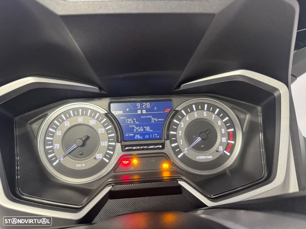 Honda Forza 300 - 6