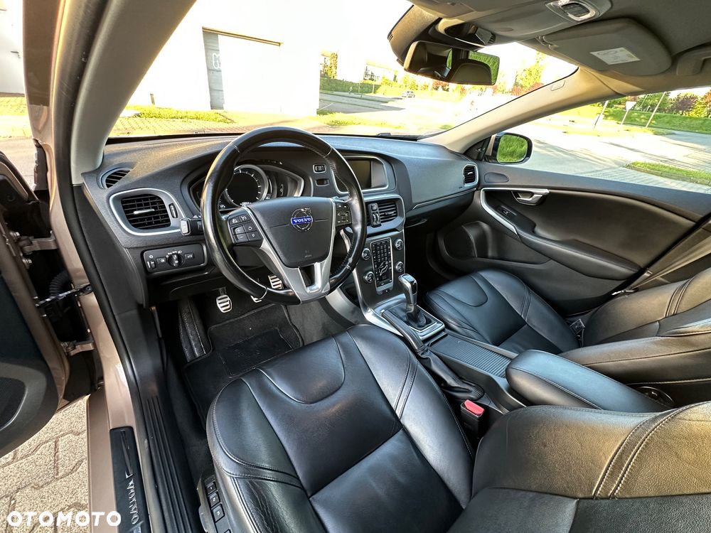 Volvo V40 D4 Inscription - 30