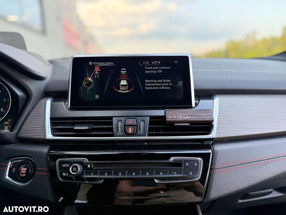 BMW Seria 2 218d - 22
