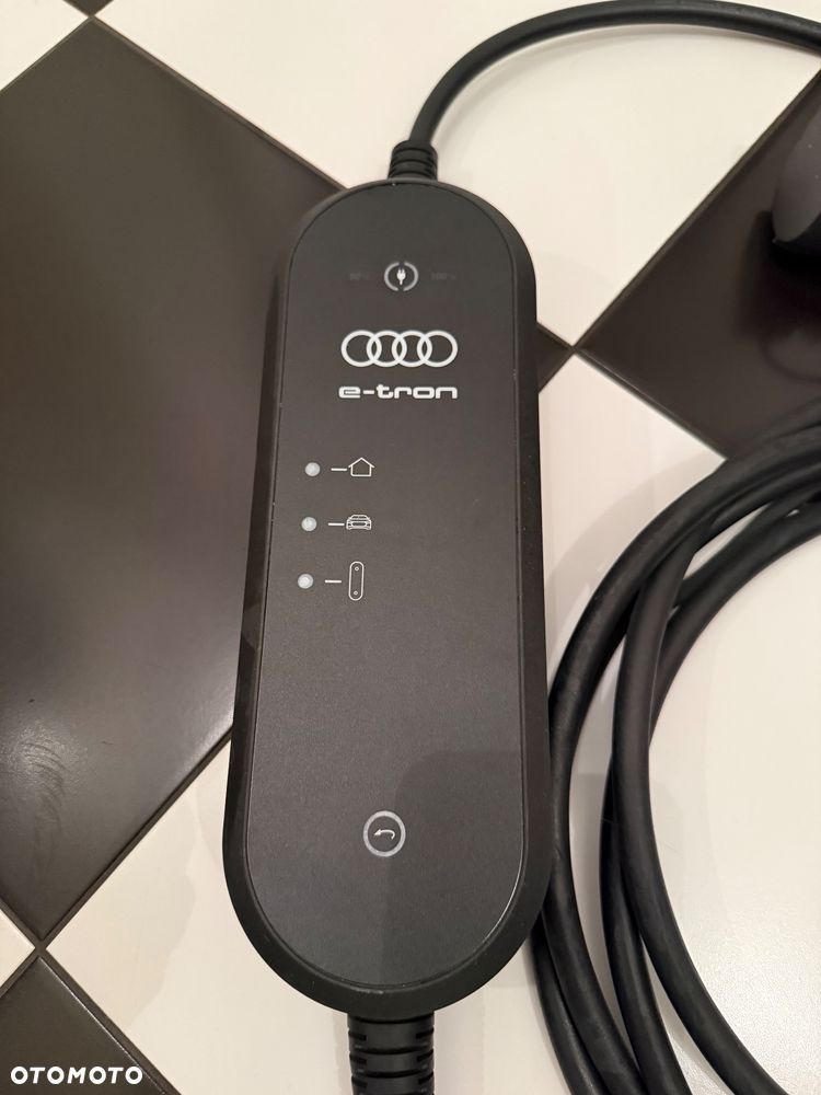 Sprzedam oryginalną ładowarkę siłową Audi - 2