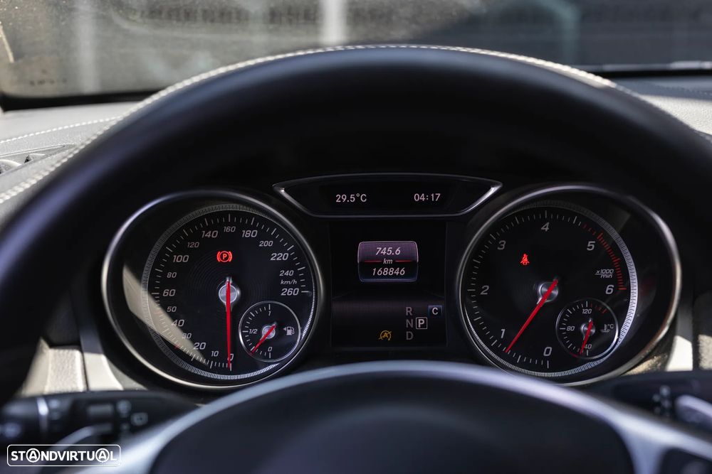 Mercedes-Benz CLA 200 d Shooting Brake AMG Line Aut. - 15