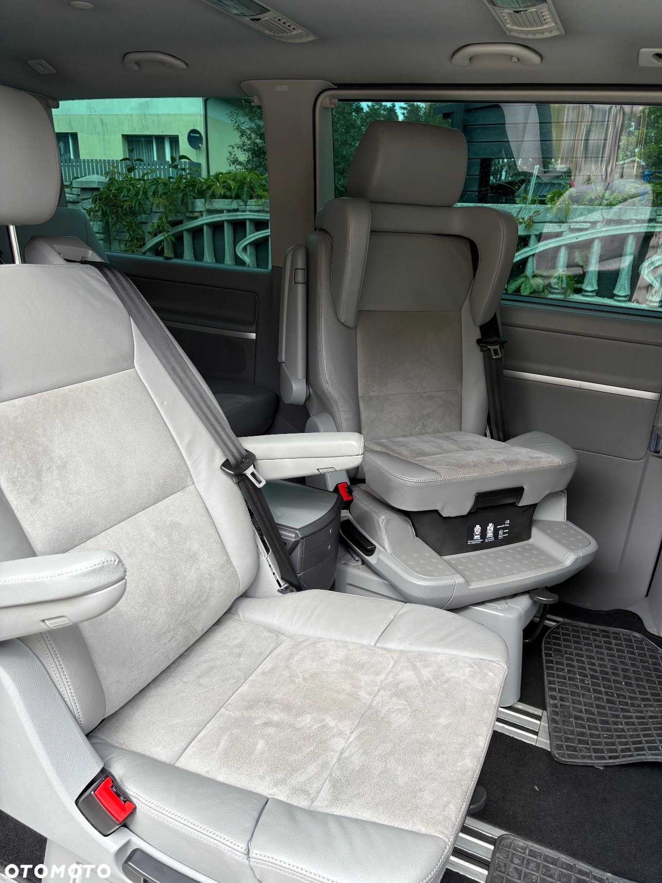 Volkswagen Multivan - 14