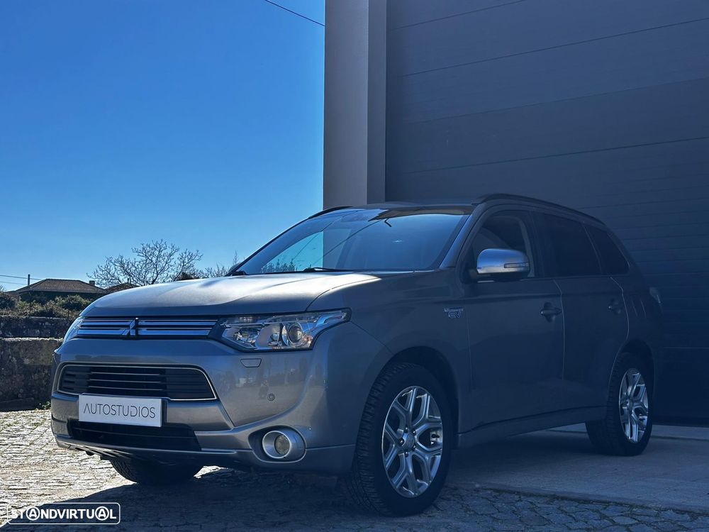 Mitsubishi Outlander 2.0 4WD - 1
