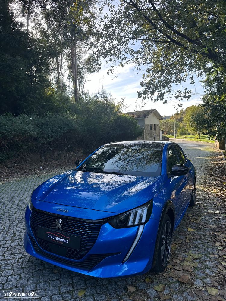 Peugeot e-208 GT - 11