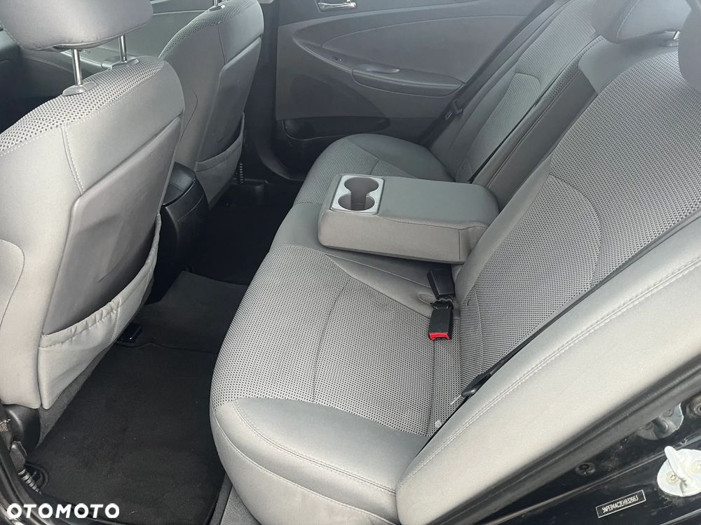 Hyundai Sonata - 11
