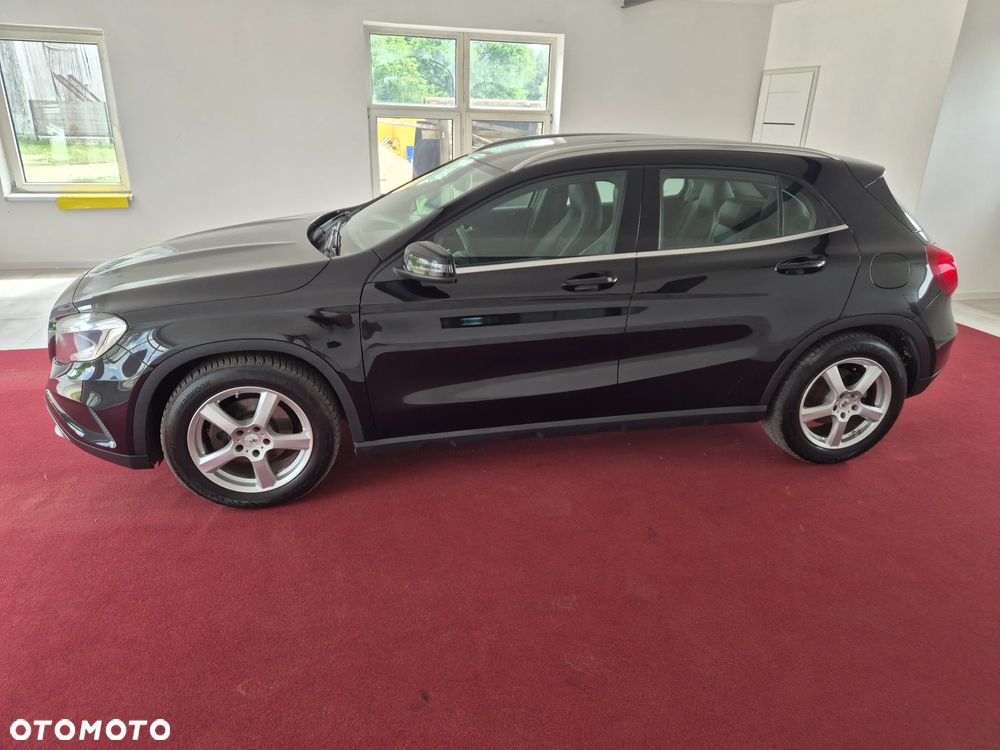 Mercedes-Benz GLA 200 7G-DCT - 6