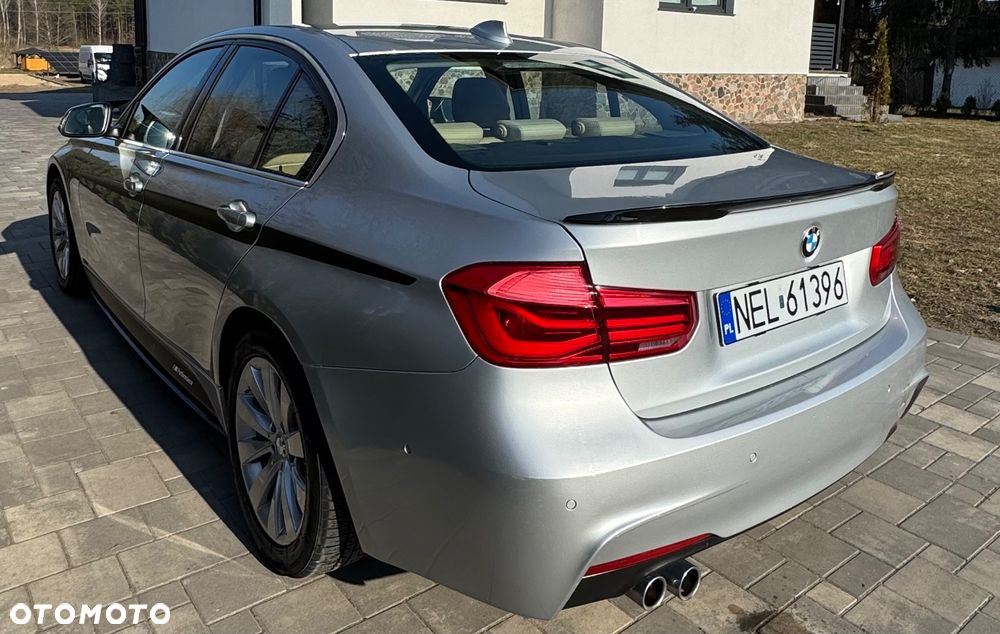 BMW Seria 3 330d xDrive M Sport - 4