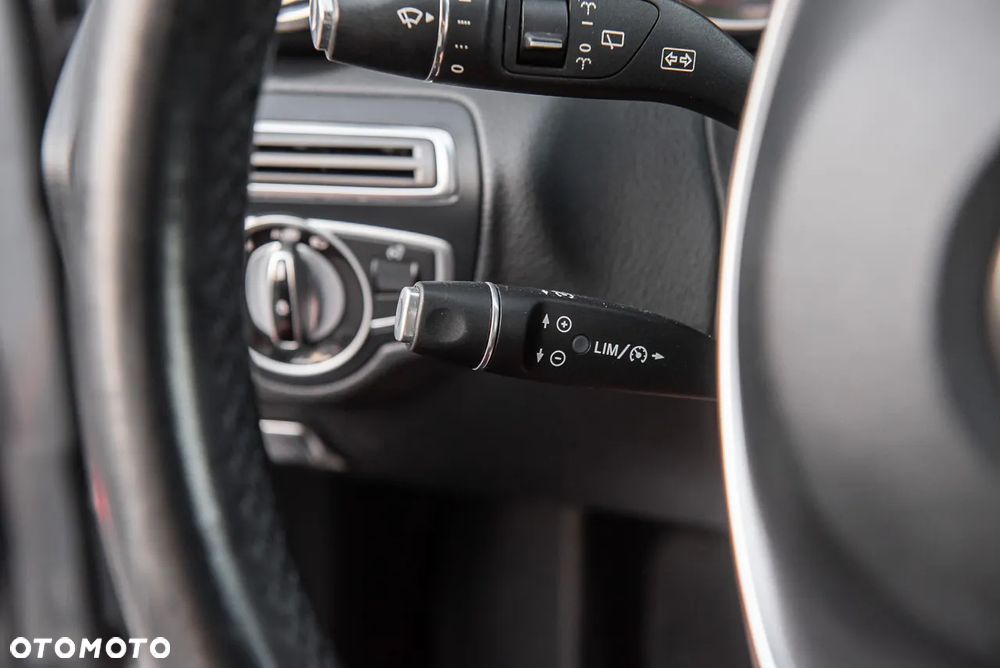 Mercedes-Benz Klasa C 200 d T 7G-TRONIC AMG Line - 26