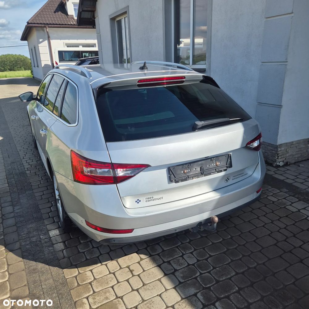 Skoda Superb 2.0 TDI DSG Active - 11
