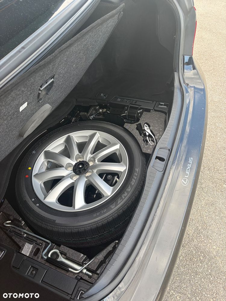 Lexus LS - 18