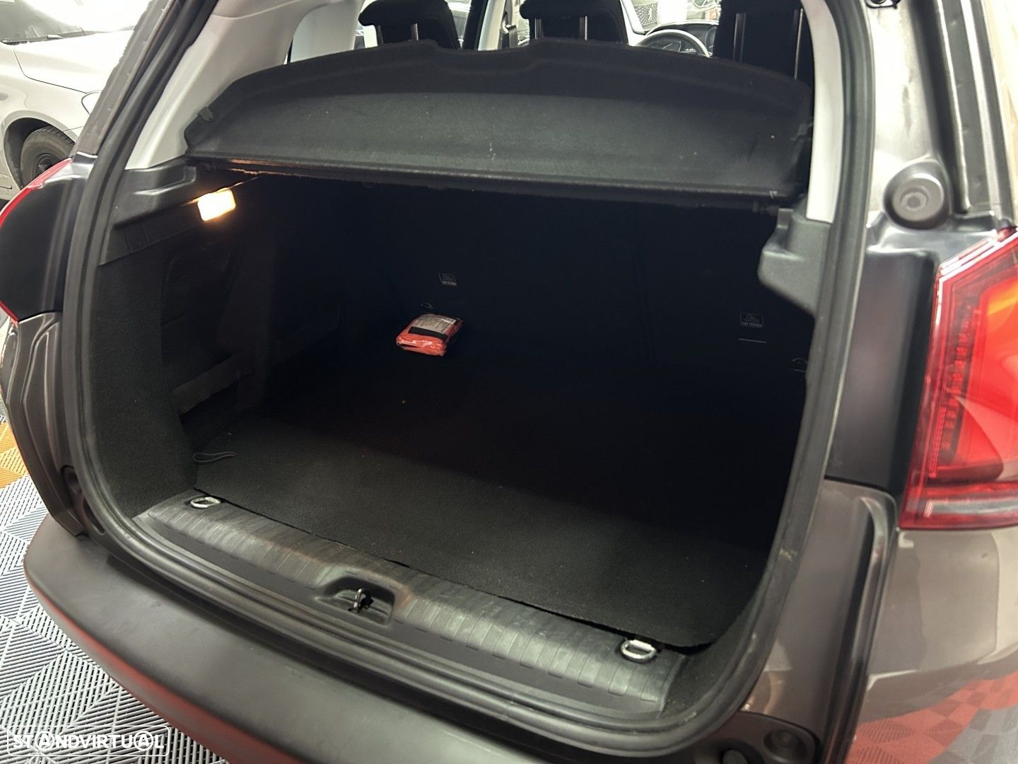 Peugeot 2008 1.2 PureTech Style - 17