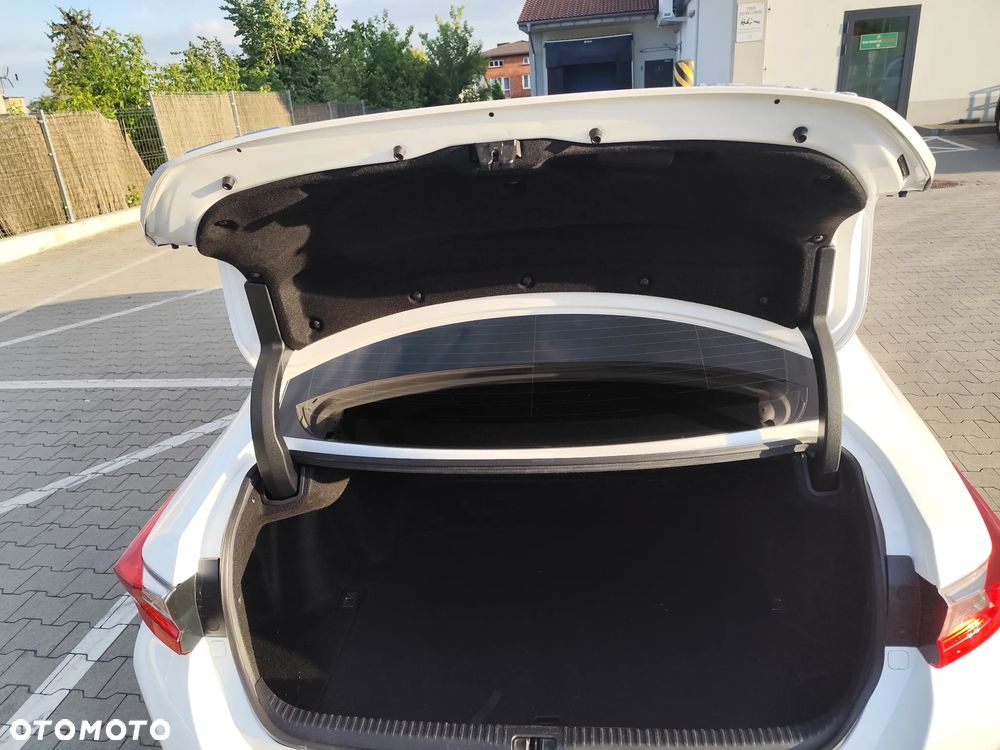 Lexus RC 200t / 300 F Sport - 23