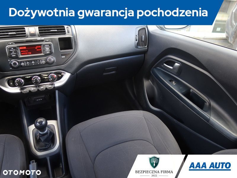 Kia Rio - 10