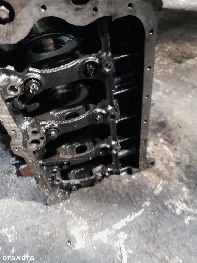 Blok silnika Renault Master II 2.5 DCI 09r - 4