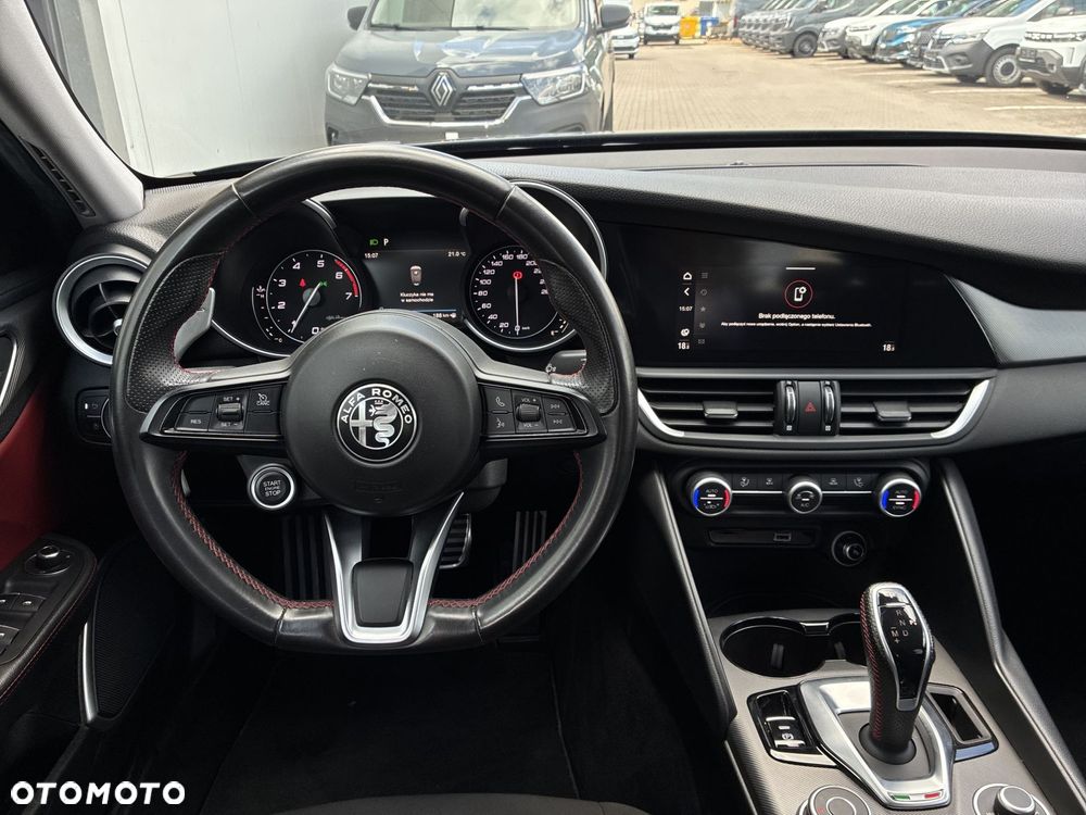 Alfa Romeo Giulia 2.0 Turbo - 13
