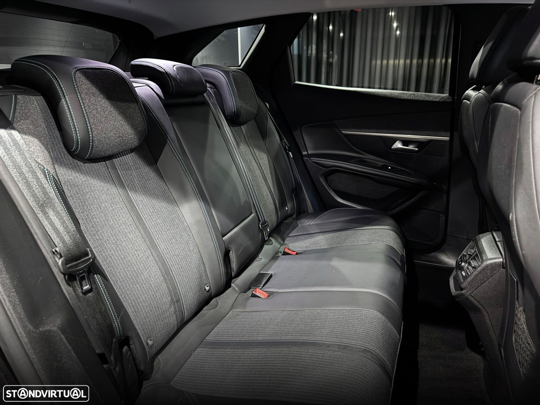 Peugeot 3008 1.5 BlueHDi Allure Pack EAT8 - 35