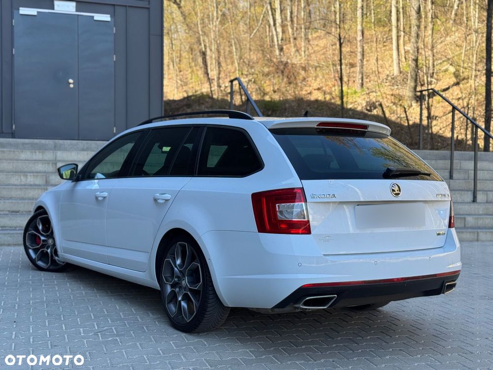 Skoda Octavia 2.0 TDI DSG RS - 13