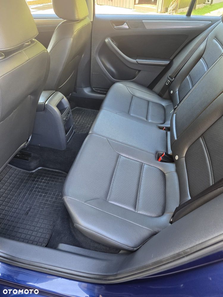 Volkswagen Jetta 2.0 TDI Comfortline - 7