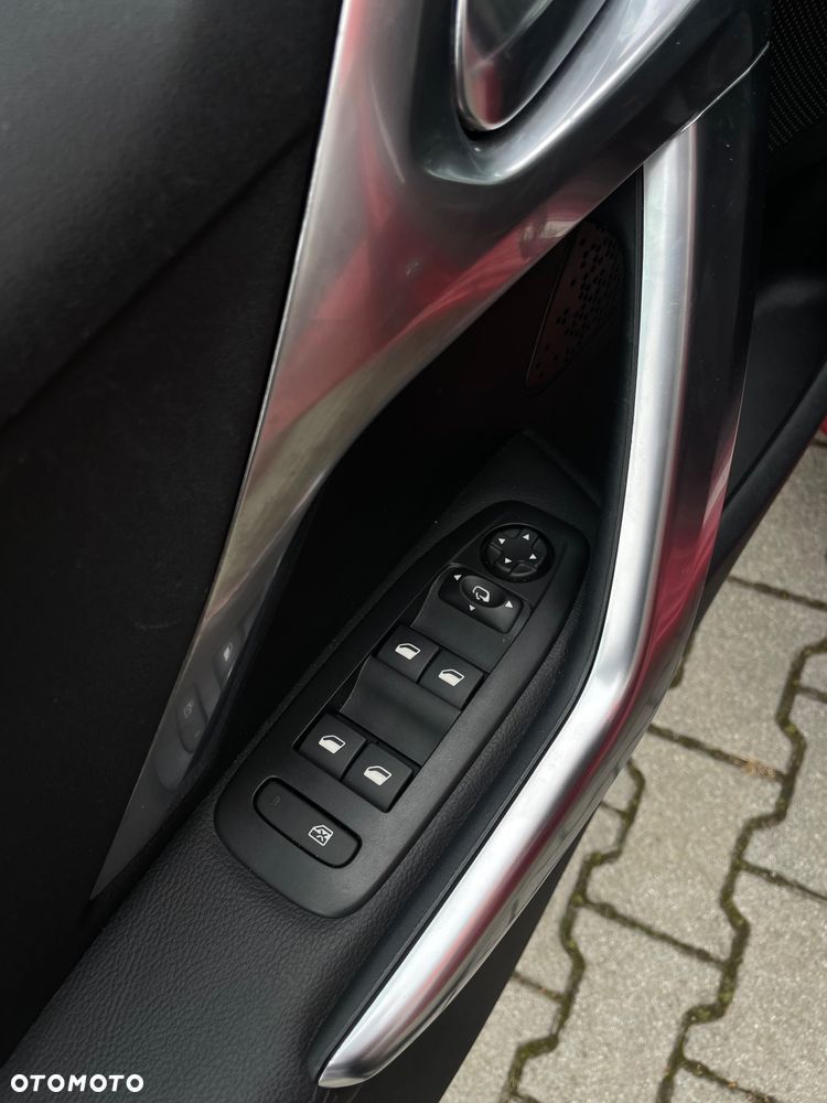 Peugeot 208 1.2 PureTech Allure - 10