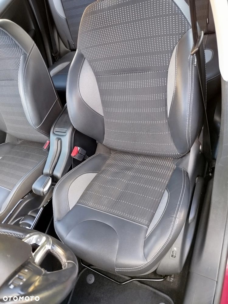 Peugeot 2008 - 8