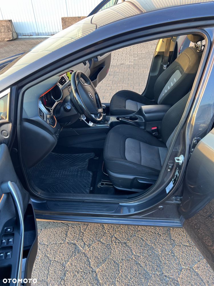 Kia Ceed - 13