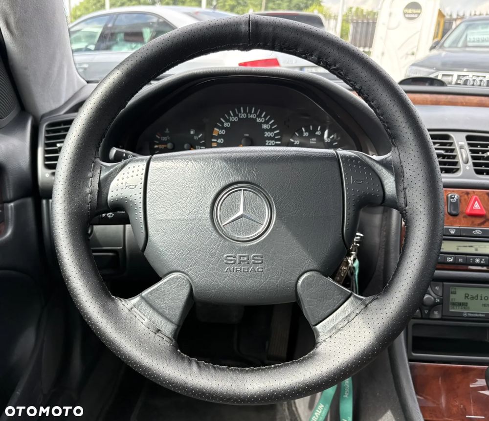 Mercedes-Benz CLK 430 - 13