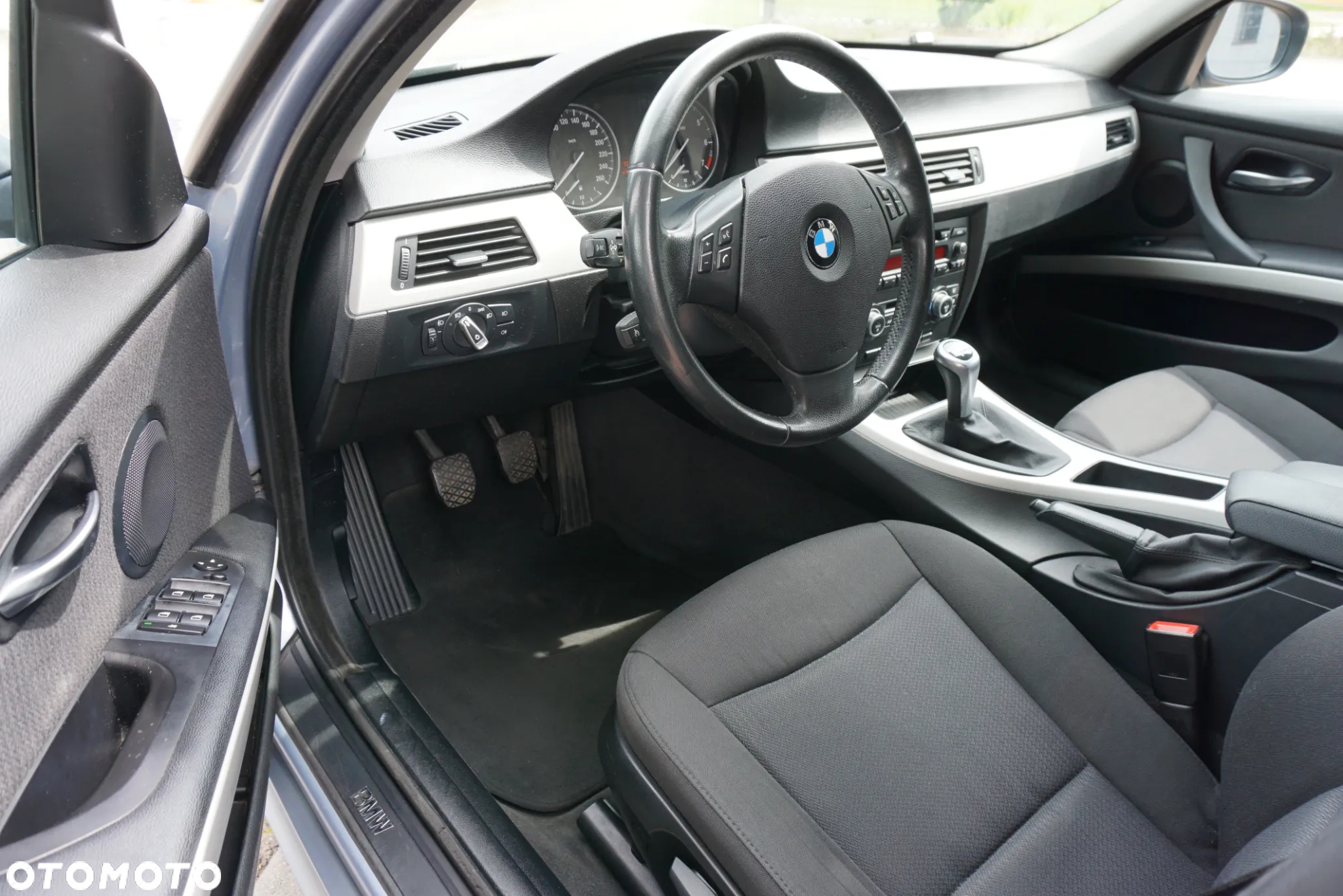 BMW Seria 3 318i - 8