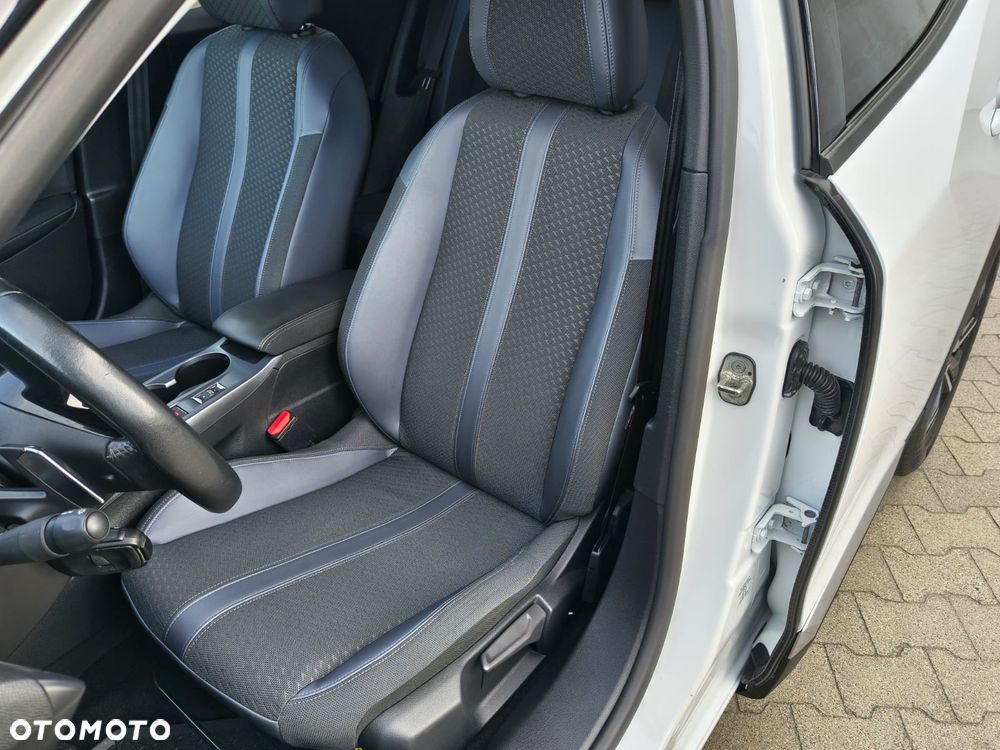 Peugeot 2008 1.5 BlueHDi Allure S&S EAT8 - 19
