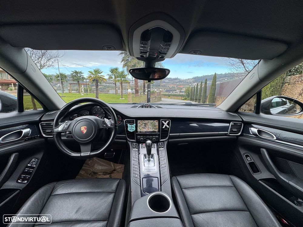 Porsche Panamera 4 PDK Platinum Edition - 26
