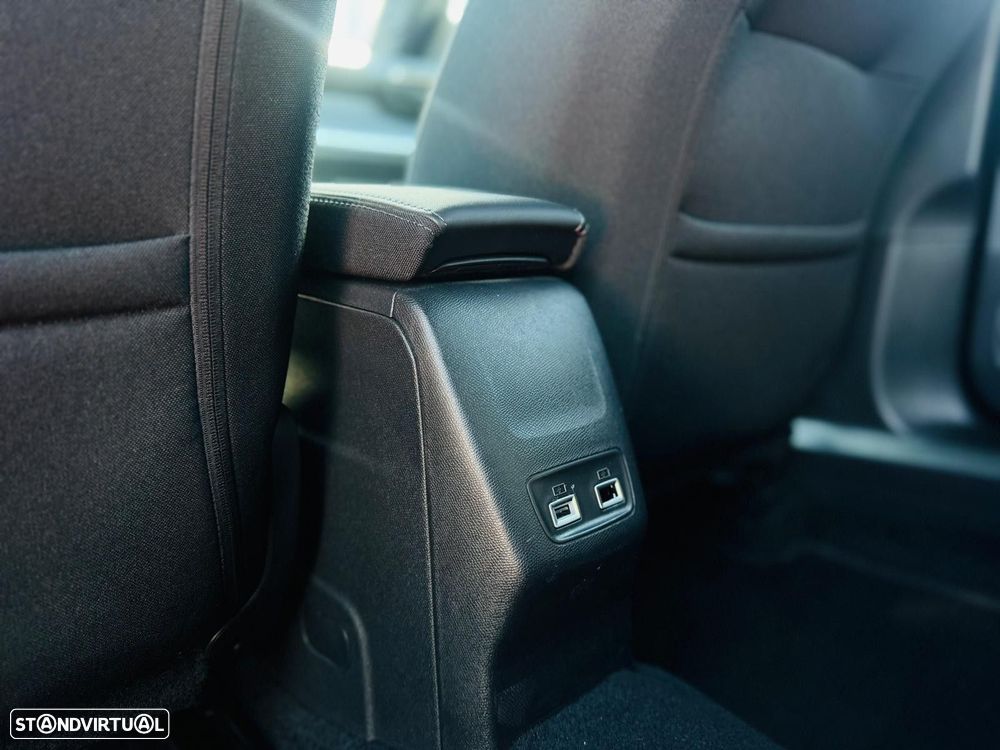 Peugeot 2008 1.2 PureTech Allure Pack EAT8 - 28