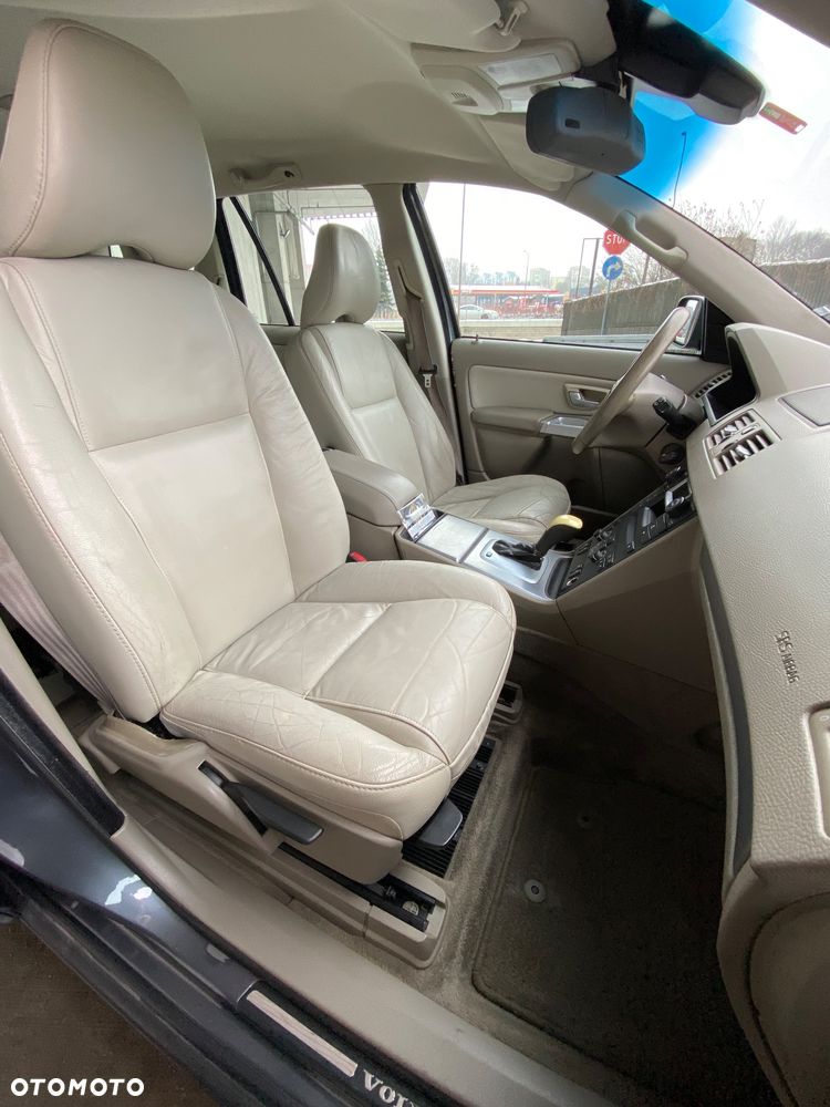 Volvo XC 90 - 9